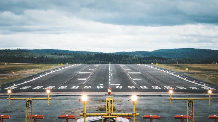 Jyväskylän lentoaseman kiitotie 
