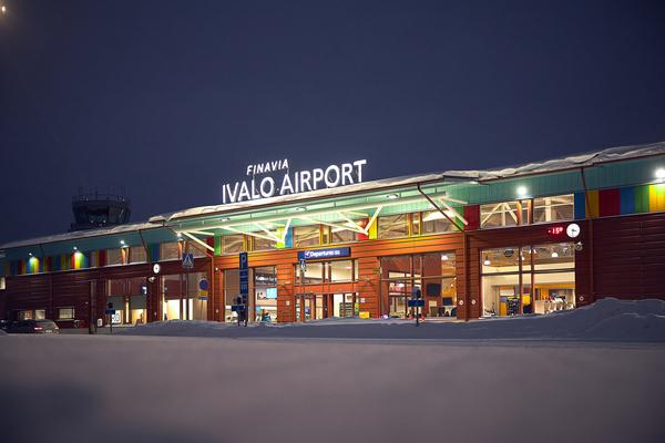 Ivalon lentoasema talvella.