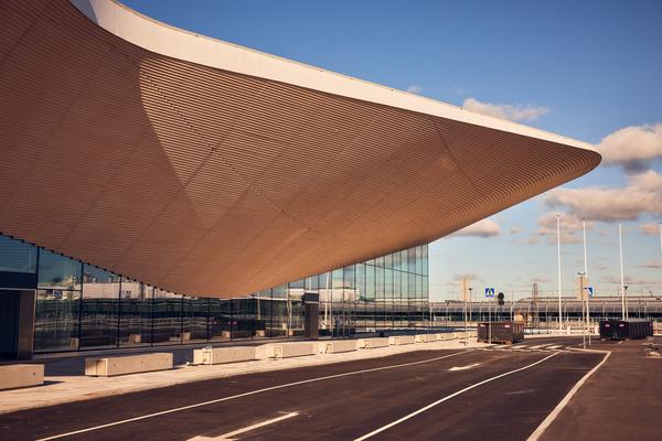 New main entrance of Helsinki Airport.