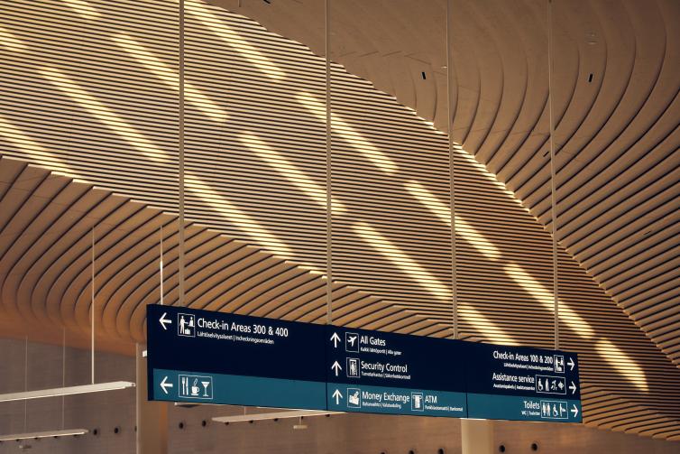 Helsinki-Vantaan terminaalin opaste