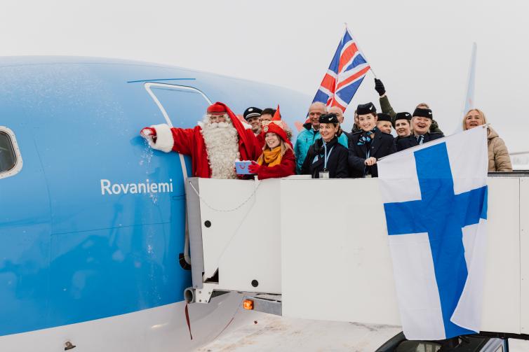TUI:n lentokone Rovaniemi kastettiin Rovaniemen lentoasemalla