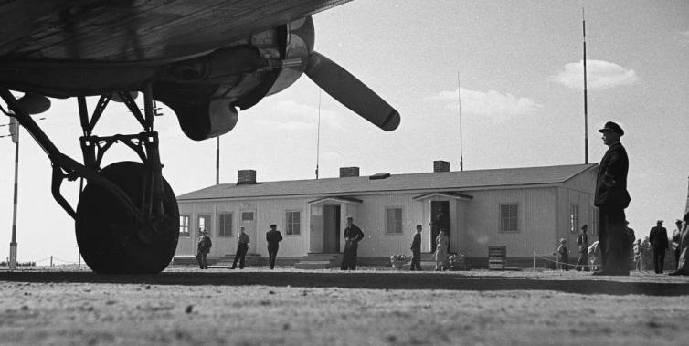 Oulun lentoasema kuvattuna vuonna 1964