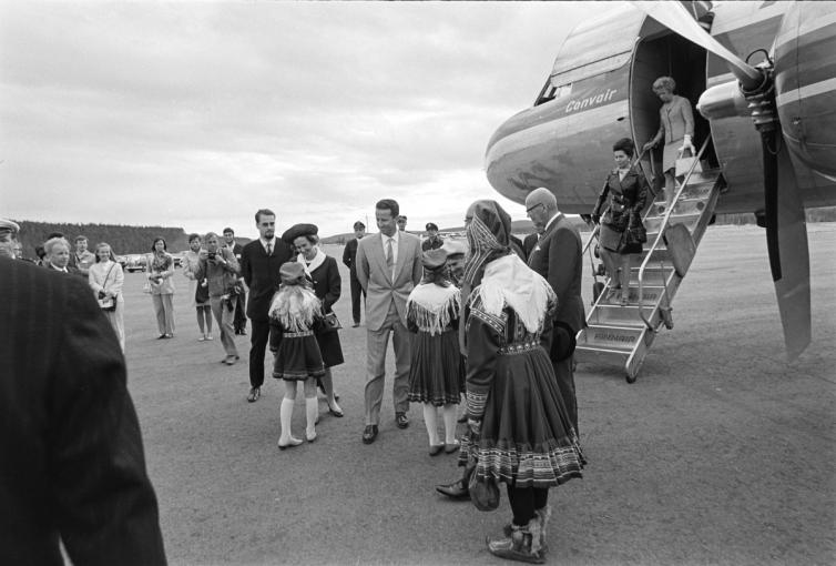 Belgian kuningas Baudouin ja kuningatar Fabiola Ivalon lentoasemalla 19.6.1969.
