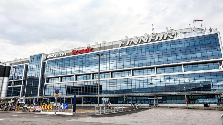 Fleet toimistorakennus ulkokuva kesällä