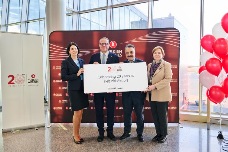 Turkish Airlinesin porttijuhlan puhujat