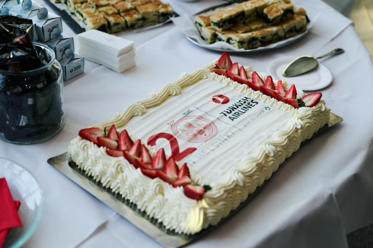 Turkish Airlinesin 20-vuotisjuhlien kakku