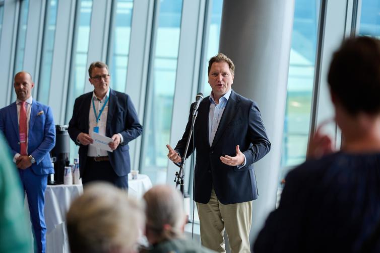 Luxairin ensilennon juhlien puheenvuoro