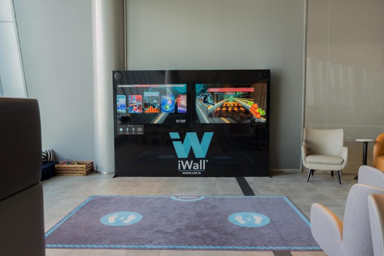 Plaza Premium Lounge Aurora iWall
