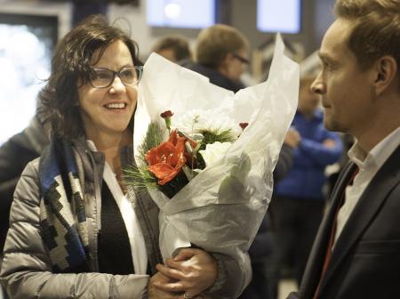 Miljoonas matkustaja ja lentoaseman päällikkö.