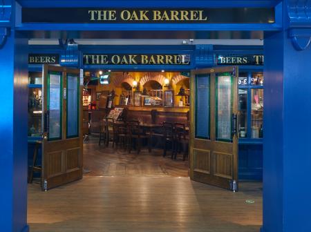 The front of the oak barrel pub
