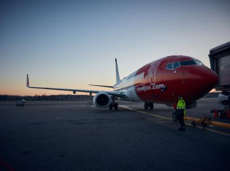 Norwegianin Helsinki-Gdansk reitin avausta juhlittiin kirpeässä aamusäässä