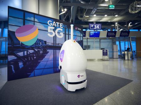 Finavia ja Telia tuovat 5G-robotin Helsinki-Vantaan lentoasemalle