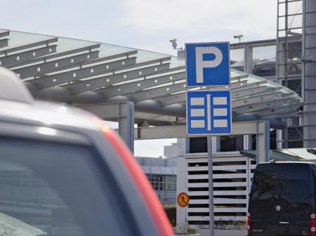 Helsinki-Vantaa pysäköinti