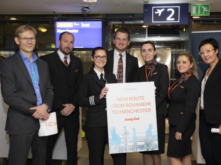 Guests and hosts from Finavia at the route opening ceremony