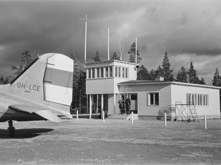 Ivalon lentoasema vuonna 1956.