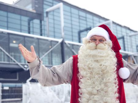 Joulupukki Rovaniemen lentoasemalla