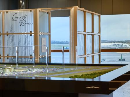 Uusi hiljainen huone Helsinki-Vantaan Schengen-alueella portin 32 läheisyydessä