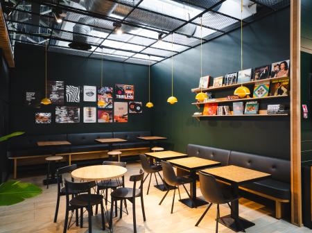 Dinner District -ravintolan sisätilat