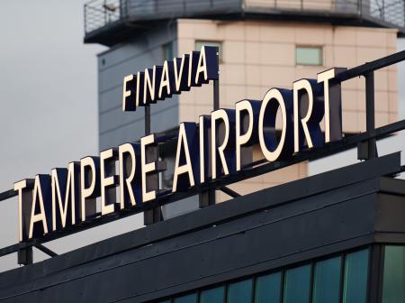 Tampere-Pirkkalan lentoaseman nimikyltti
