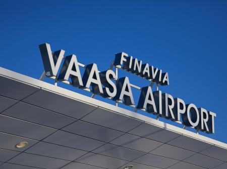 Vaasan lentoaseman kyltti