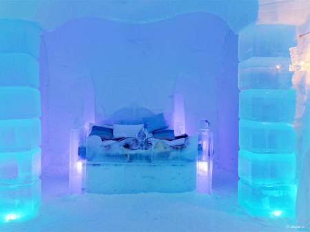 Jäähotellin hotellihuone.
