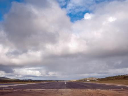 Ivalon lentokentän kiitotie.