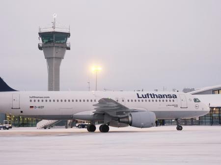 Lufthansa airplane at Kittilä airport.