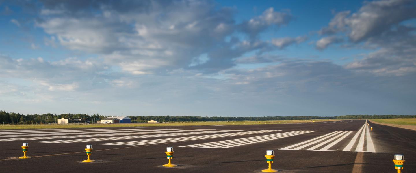 Mariehamn Airport's renovated runway shines in new lighting | Finavia