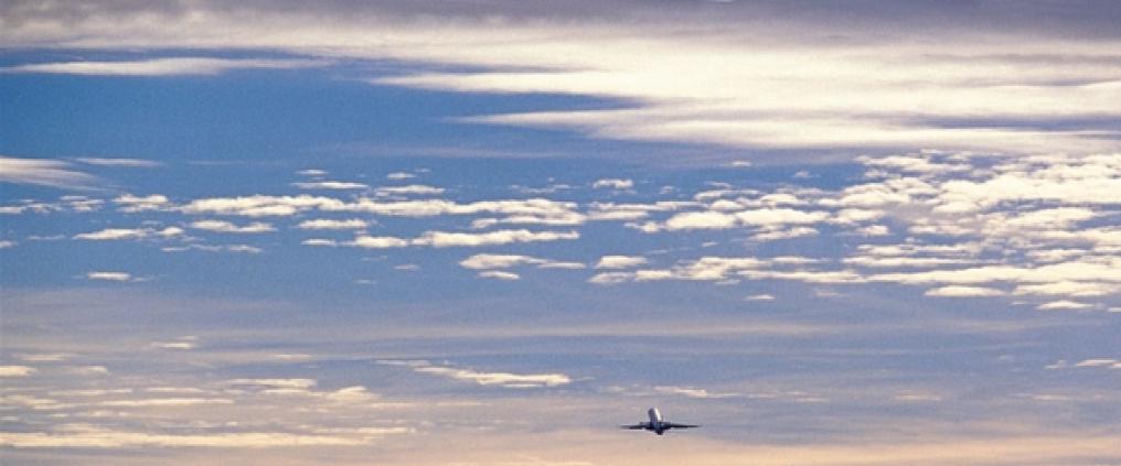 Lentokone taivaalla.