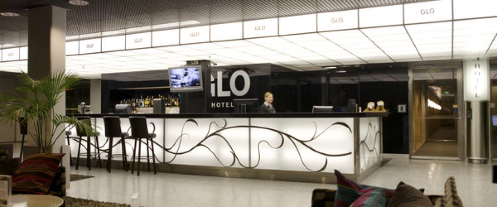 Glo hotel airport vastaanottoaula