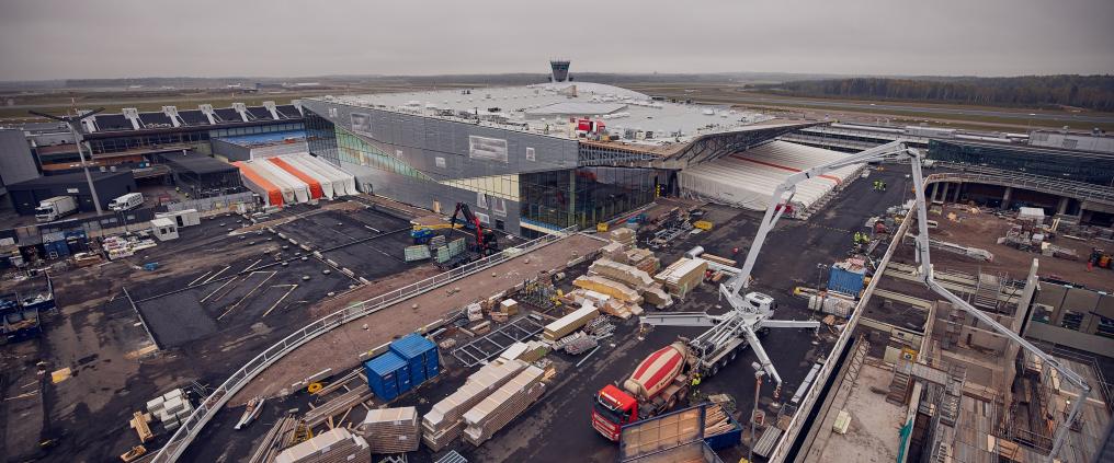 Helsinki-Vantaan laajennushankkeen remontin vaihekuva lintuperspektiivistä.