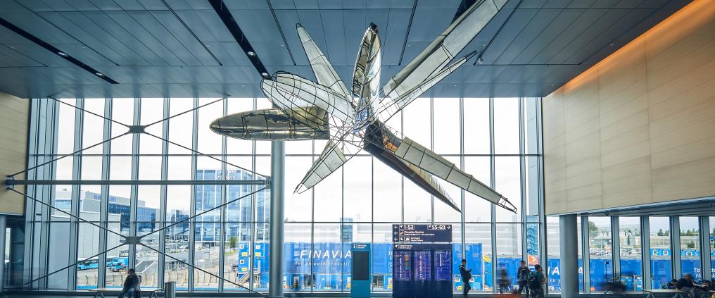 Helsinki-Vantaan lentoaseman lävitse virtaa tavallisesti kymmeniätuhansia matkustajia päivässä. 