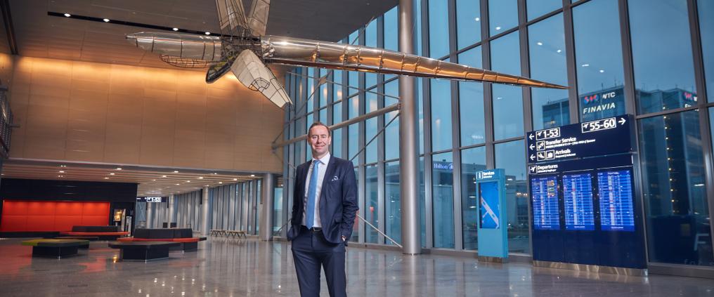 Finavian toimitusjohtaja Kimmo Mäki Helsinki-Vantaan lentoasemalla