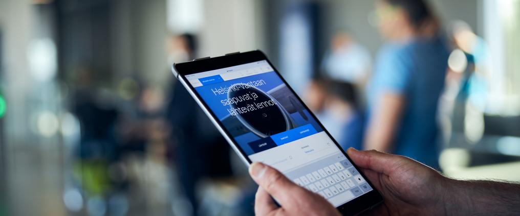 Netin selailua Helsinki-Vantaan lentoaseman Schengen-alueella. 