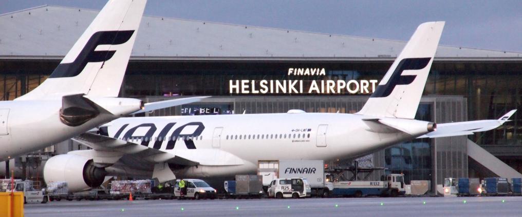 Finnairin koneet odottamassa. 