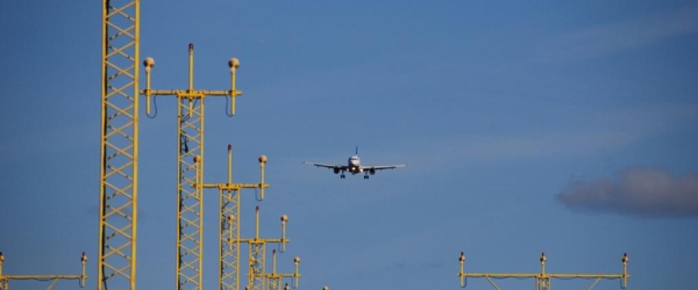 Airplane landing