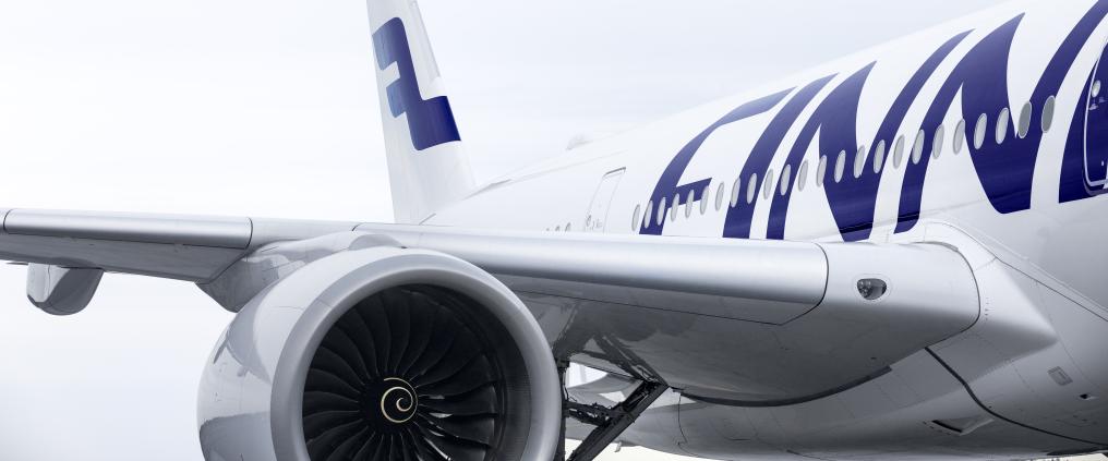 Lähikuva Finnairin A350-lentokoneesta