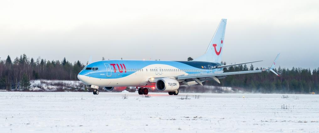 TUI:n ensilento Kajaanin lentoasemalle