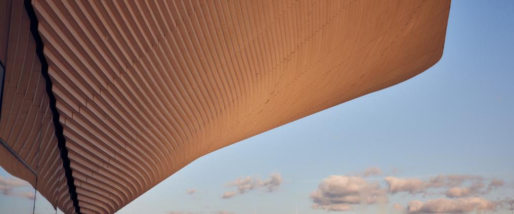 Helsinki-Vantaan kaunis puukatto