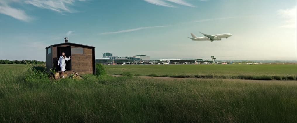 Helsinki-Vantaan lentoasemalle rakentui sauna kiitoteiden välittömään läheisyyteen osana Finavian markkinointikampanjaa.