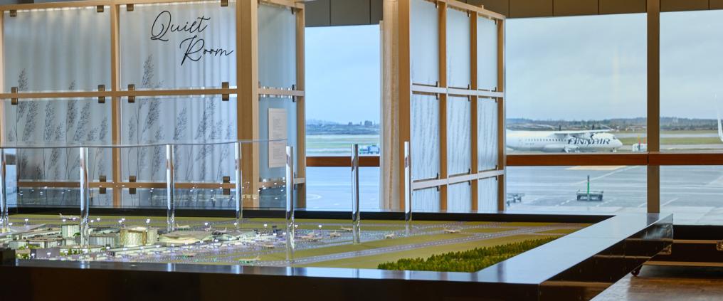 Uusi hiljainen huone Helsinki-Vantaan Schengen-alueella portin 32 läheisyydessä