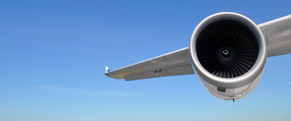 Airplane engine