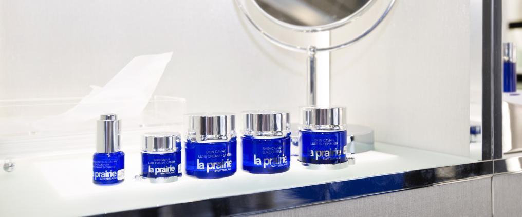 La Prairie kosmetiikkaa hyllyllä.