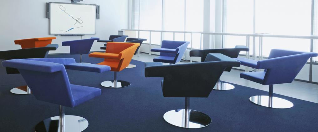 Havainnekuva uudesta kokoushuoneesta.