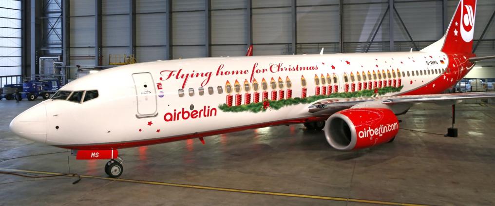 Airberliinin lentokone hangaarissa.