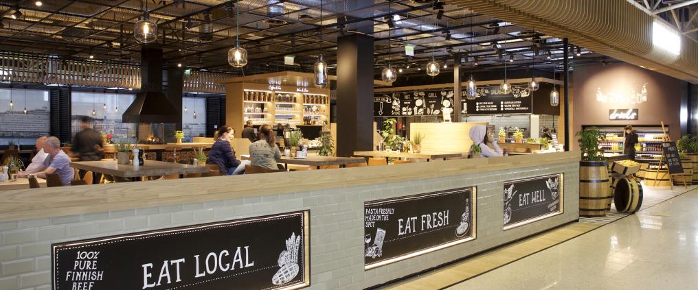 Restaurant front of Helsinki Market.