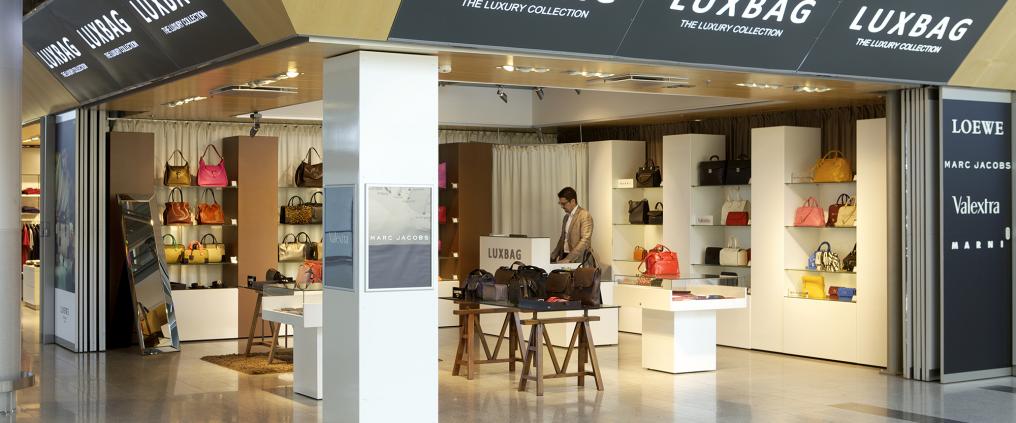 Luxbag myymälän edusta.