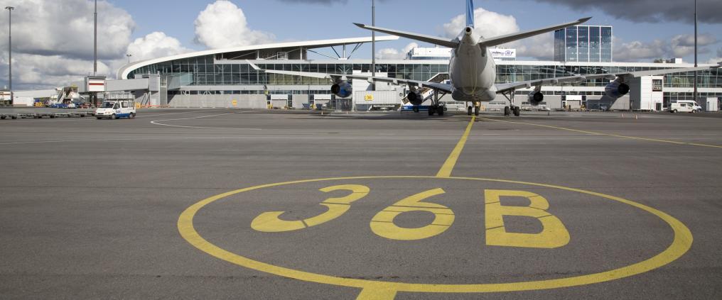 An airplane at Helsinki Airport.