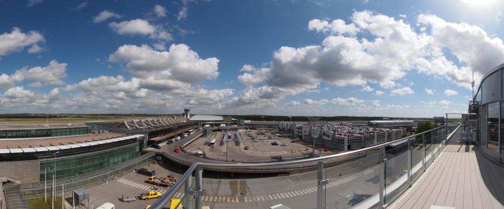 Helsinki-Vantaan terminaali korkealta katsottuna.