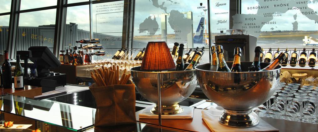 A bar with a great view at runway.